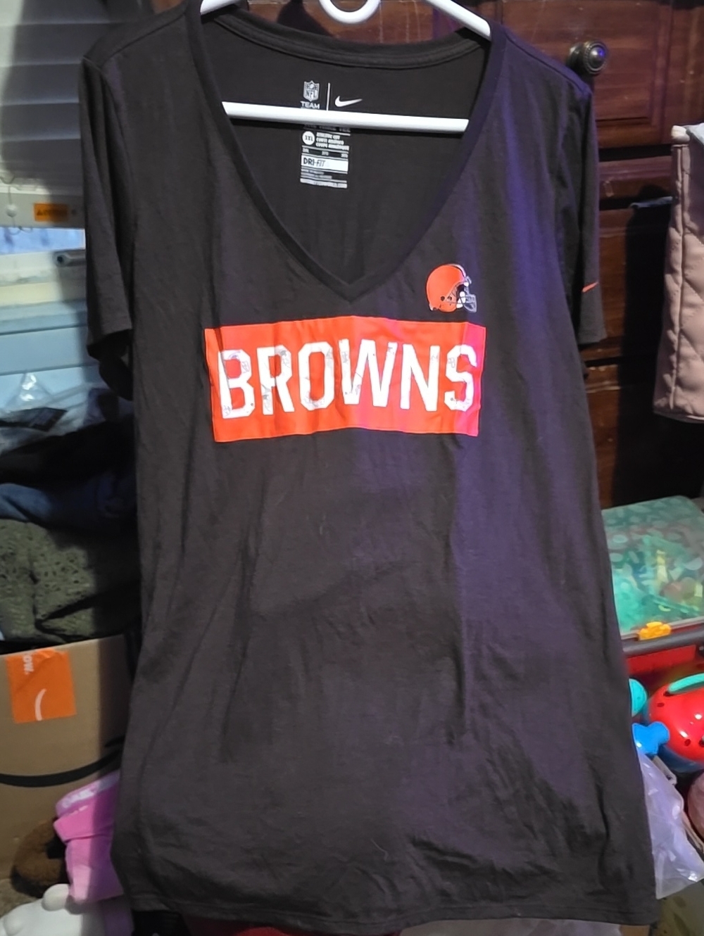!!.          Womens 3X  Short Sleeve V-Neck Tee with Orange Logo
